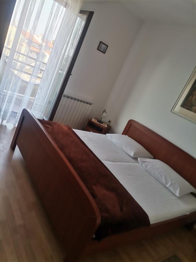 Apartments Petrica Malinska Exterior foto