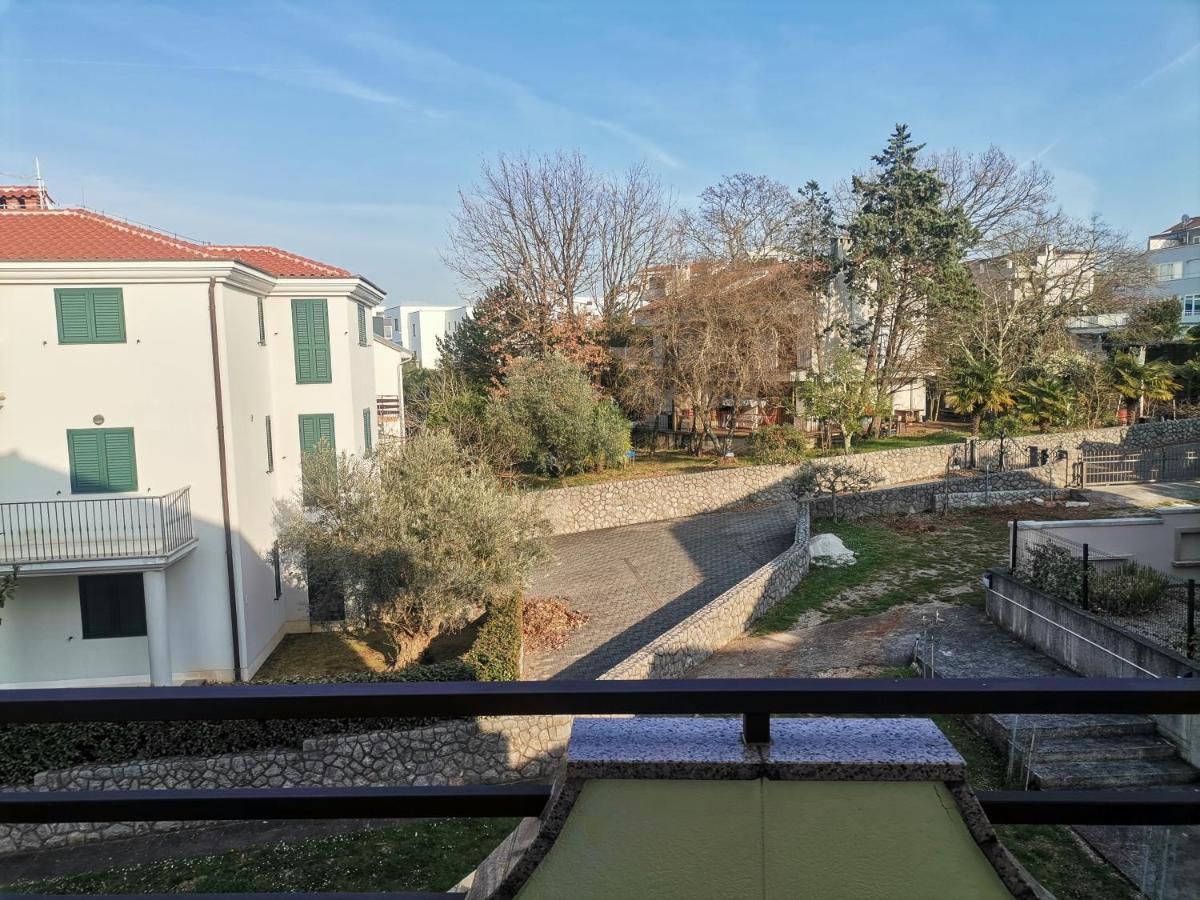 Apartments Petrica Malinska Exterior foto
